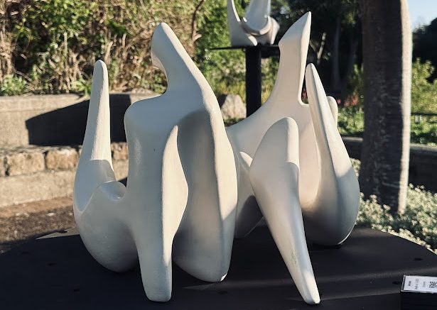 At Kirstenbosch, Sonja Swanepoel’s AVIAN series highlights humanity’s relationship with birds, extinction, and the fragility of ecosystems.