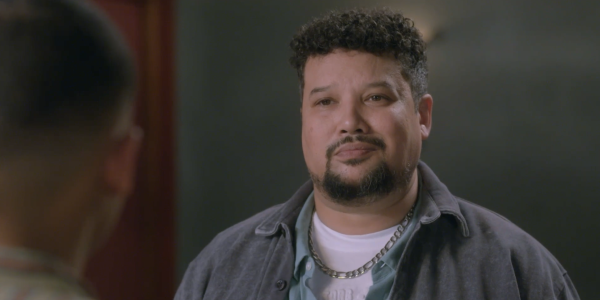 Actor Keeno-Lee Hector joins kykNET&kie’s Skemergrond as Ivan “Ice” Matroos, promising drama, raw emotion, and fiery storylines.