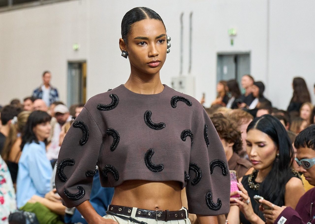 Milan Fashion Week runs until 29 September 2025, featuring Gucci, Versace, Max Mara, Prada, and more. Explore standout shows, narratives, and trends.
