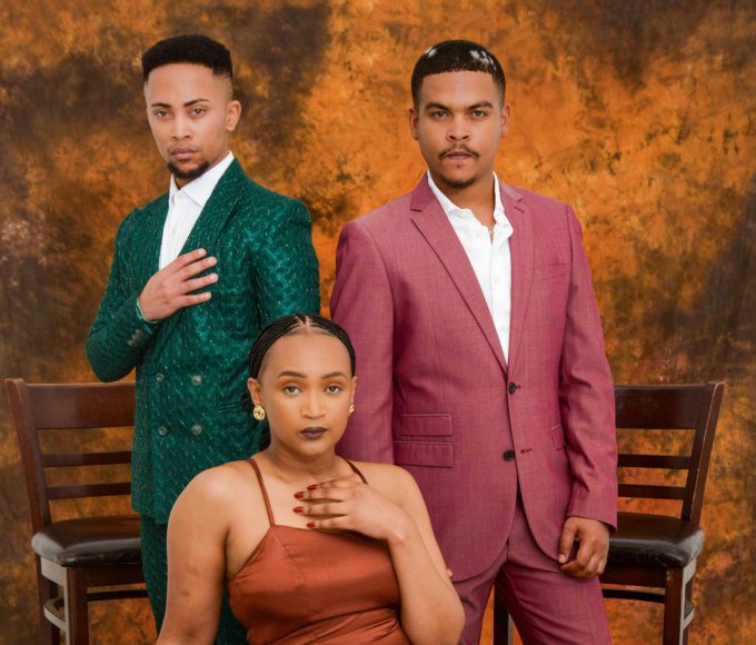 Ou Ses: Elke Move Tel showcases raw, honest performances in Hartzenberg Films’ new drama, screening at Ster-Kinekor from 27 Nov to 7 Dec 2025.