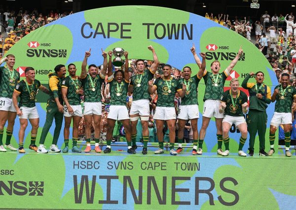 The Blitzboks edge Argentina 21-19 in a dramatic final to defend their HSBC SVNS Cape Town title in front of a sold-out crowd.