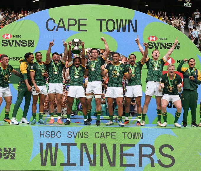 The Blitzboks edge Argentina 21-19 in a dramatic final to defend their HSBC SVNS Cape Town title in front of a sold-out crowd.