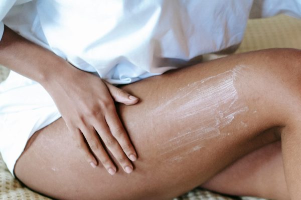 Learn the main types of body acne, common causes and practical tips to reduce breakouts during hot summer months.