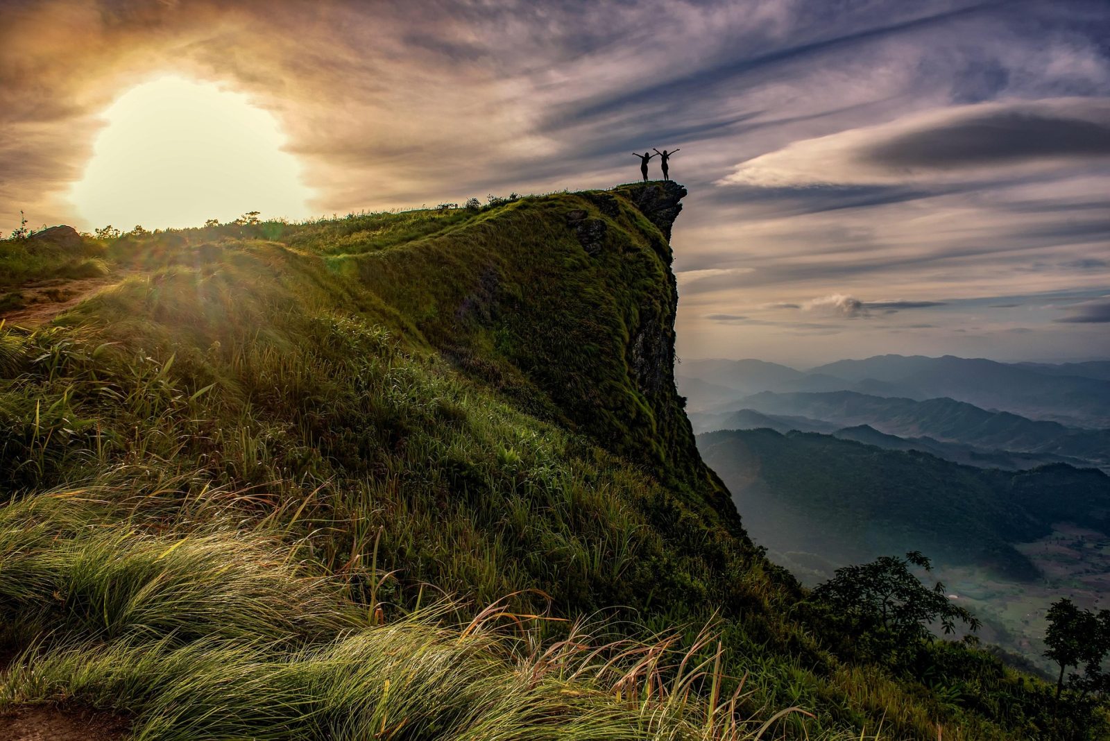 Thailand offers digital detox travel with wellness retreats, cultural immersion and nature escapes for burnt out South Africans.