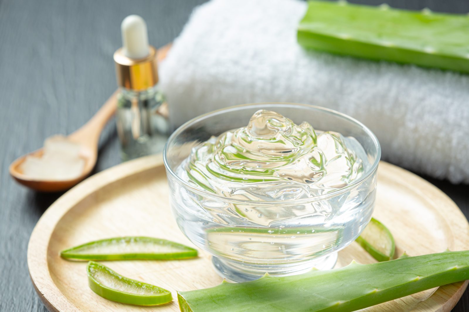 Discover 5 easy ways to use aloe vera for glowing skin, smoother hair and daily hydration in your beauty routine.