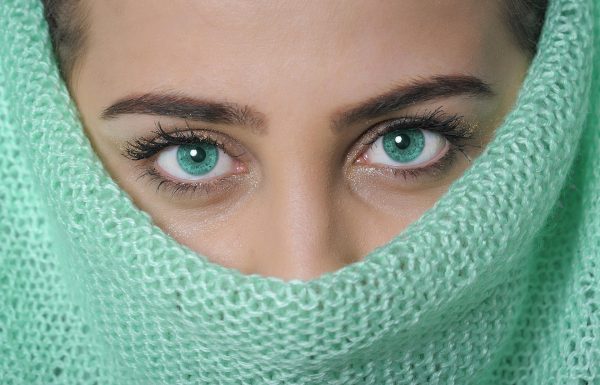 Dr Alek Nikolic explains the difference between surface glow and deep intrinsic hydration for healthier, resilient skin.