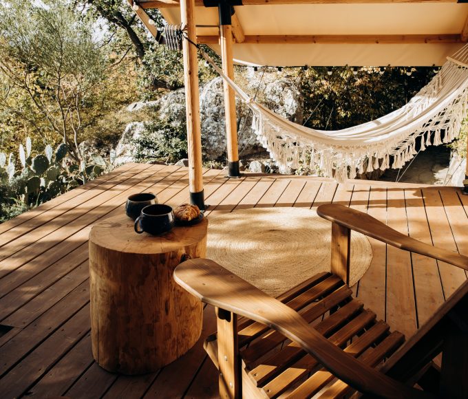 Discover top glamping regions in South Africa, from the Western Cape to the Drakensberg, blending nature with boutique comfort.