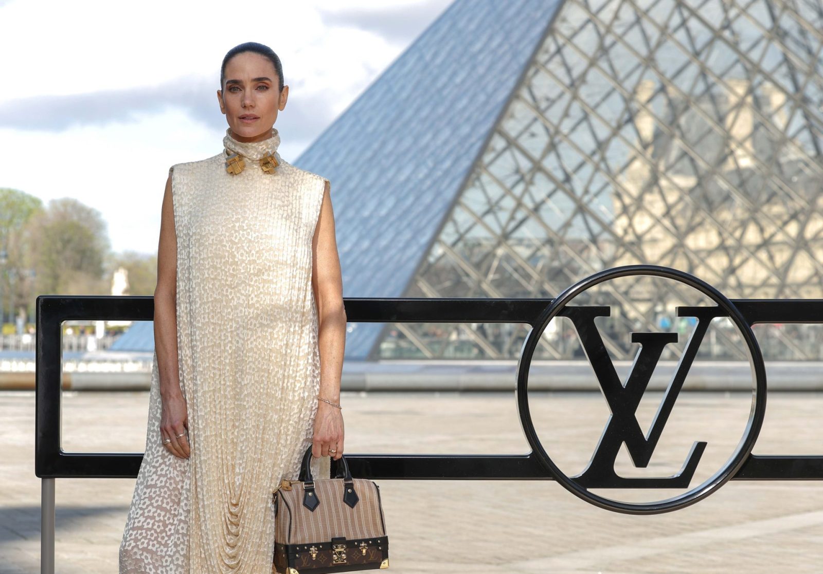 Zendaya, Jennifer Connelly and Lisa bring the Super Nature theme to life at Louis Vuitton’s Fall Winter 2026 show.