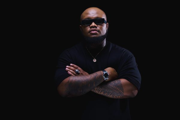 DJ Sabby and Hope Mbhele host the Corona Sunsets Festival broadcast live from Cape Town on SABC 1 and SABC Plus.