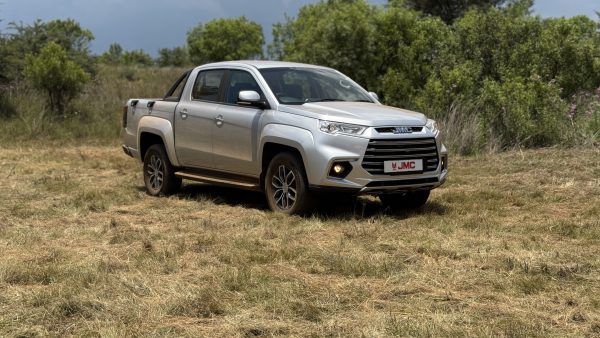 The JMC Vigus enters South Africa’s competitive bakkie market with strong value, modern safety and credible off-road capability.