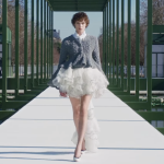 Dior’s Fall 2026 Paris runway by Jonathan Anderson blends everyday wardrobe pieces with bold layering and bubble hem trends.