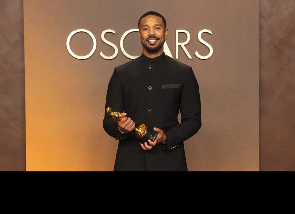 Michael B Jordan delivers a refined Oscars look, combining sharp tailoring, subtle detail and confident red carpet presence.