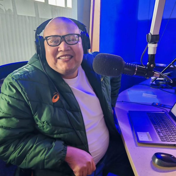 Good Hope FM presenter Lorenzo Darries has died after a long battle with heart disease. Tributes pour in across Cape Town.