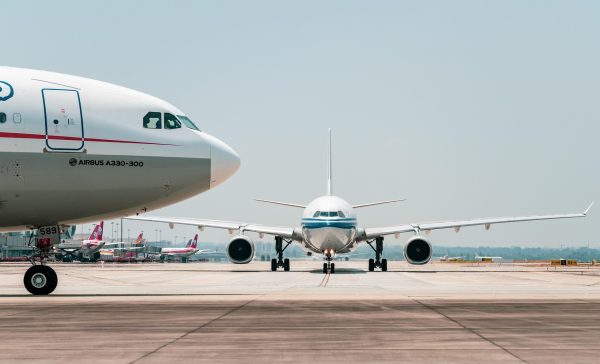 Jet fuel price increase in South Africa is driving flight costs higher. Here is how rising fuel prices affect airfares and travel plans.