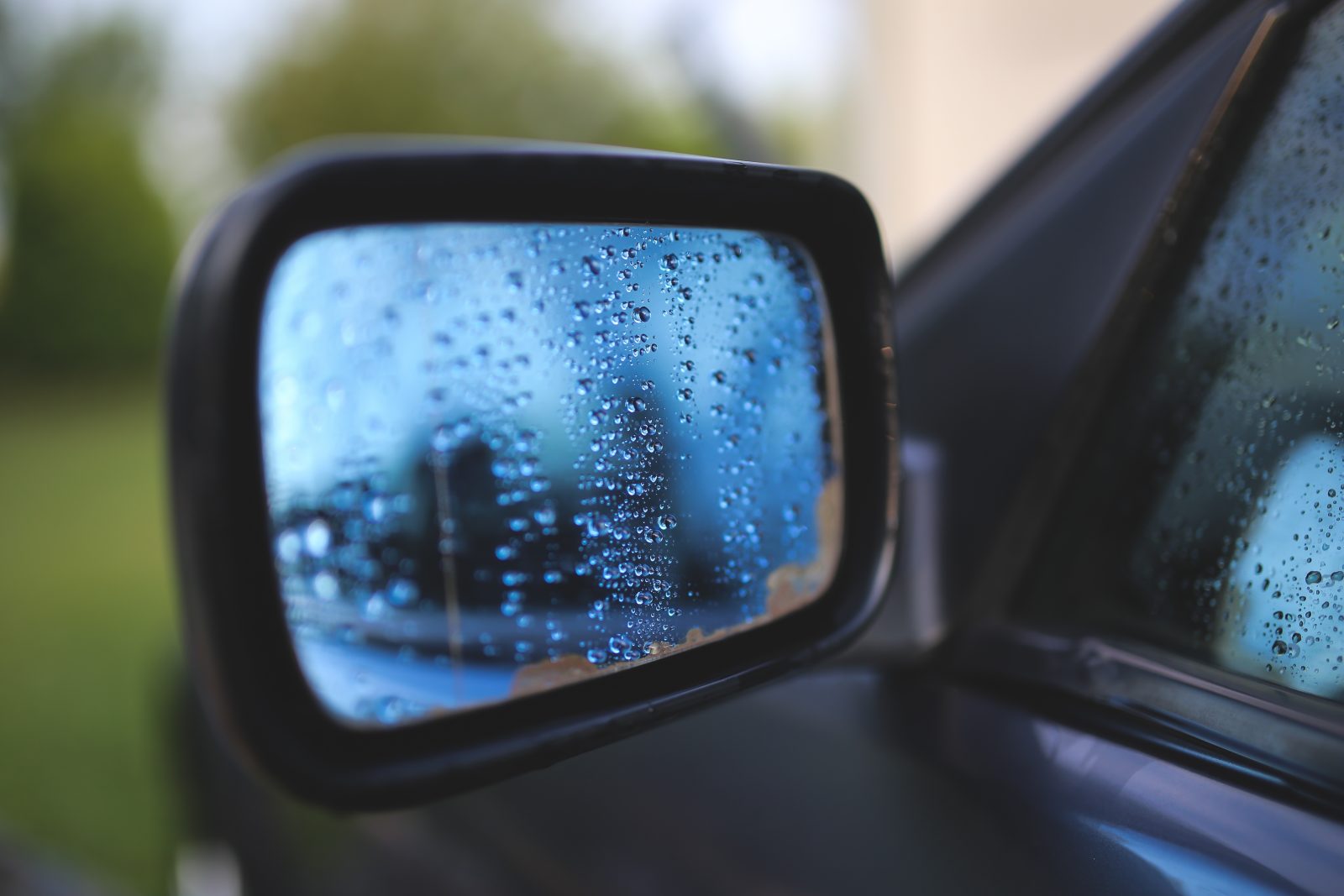 Cold front to hit SA with heavy rain, flooding, strong winds and snow. See affected provinces and safety tips.