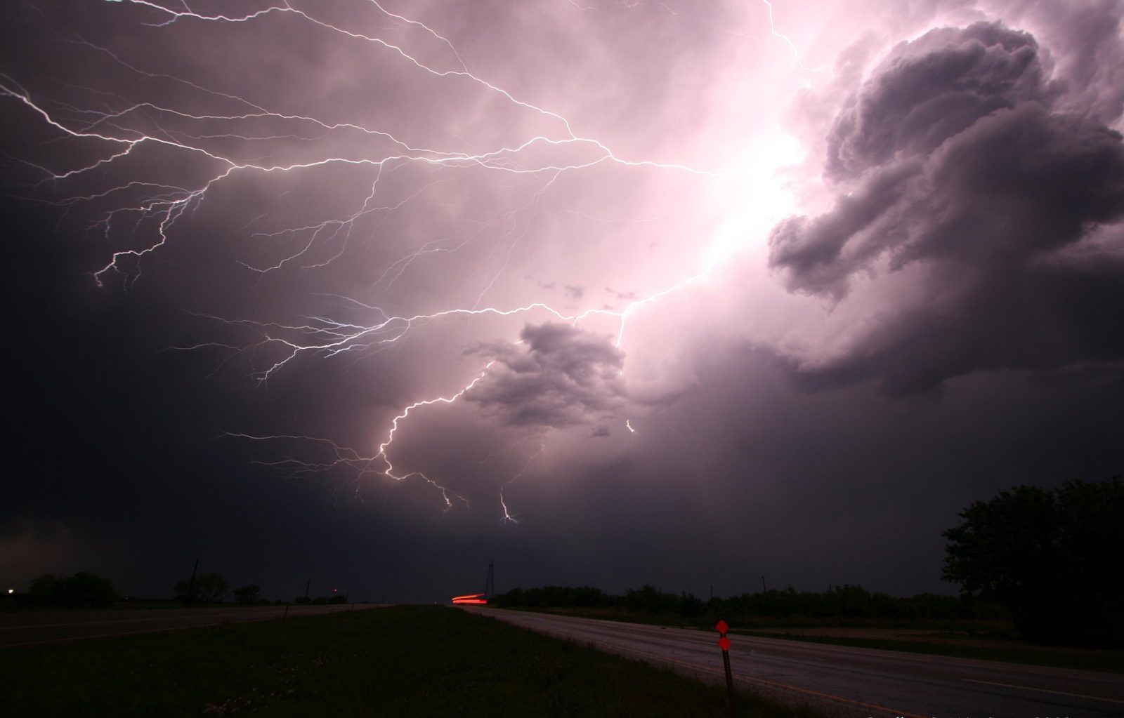 Some schools in the Western Cape will close on Monday as SAWS warns of severe rain, flooding and dangerous storm conditions.