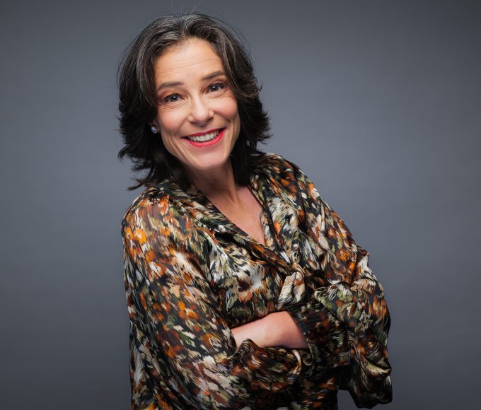 Nina Swart as Elzette Potgieter in kykNET series Suidooster