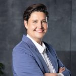 Kabous Meiring presenting the medical series Ons gesels gesondheid on VIA