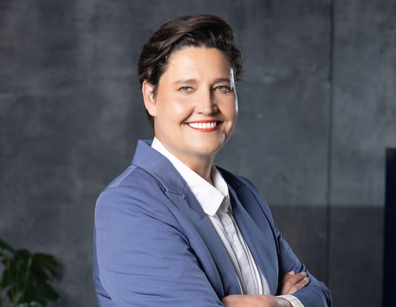 Kabous Meiring presenting the medical series Ons gesels gesondheid on VIA