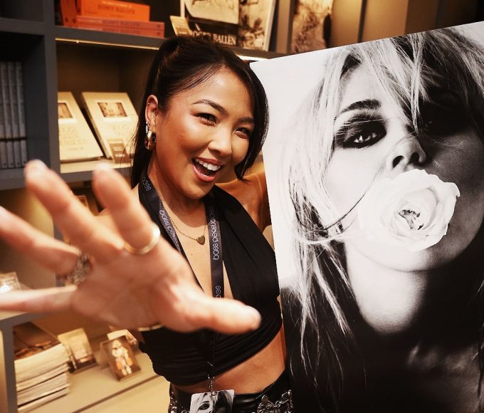 Miley Cyrus Bass Persuades pre-release listening experience in Johannesburg
