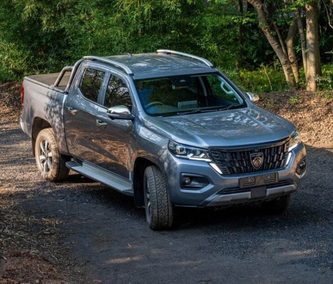 Updated Peugeot Landtrek double-cab bakkie with a 2.2-litre Multijet turbodiesel engine