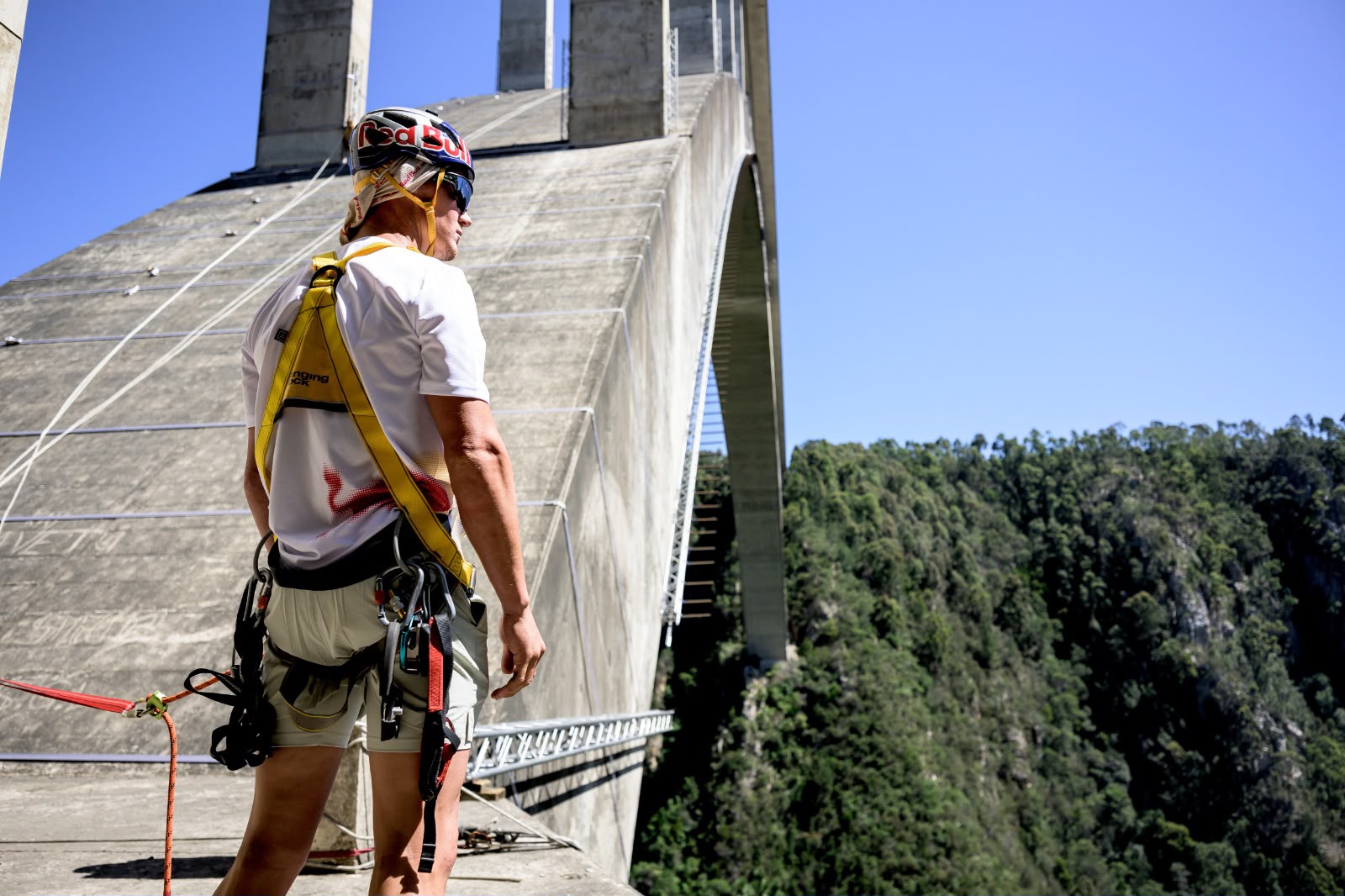 Thomas van Tonder’s Bloukrans Bridge Monkey Bar Attempt