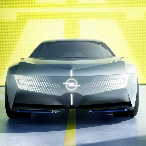 Opel STX Concept electric estate with redesigned Opel Vizor and aerodynamic body styling at the 2026 Paris Motor Show